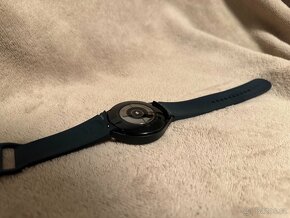 Samsung Galaxy Watch 4 44mm + řemínek zdarma - 11