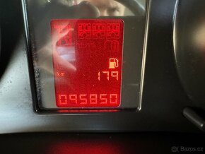 0pel Meriva 1.4i 95000 km - 11