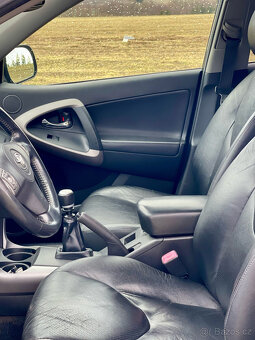 TOYOTA RAV 4 2.2D - 11