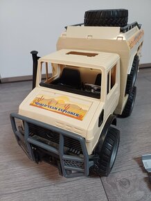 Bruder unimog explorer včetně doplňků - 11