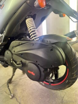 Aprilia SR 125 2t - 11