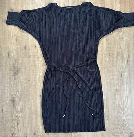 Nové černé šaty Infinite - 11