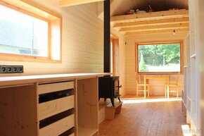 Zařízený Tinyhouse 7,5 x 2,5 x 4m - 11