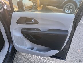 Chrysler Pacifica 3,6 Sunroof DVD S Type NEW 2020 - 11