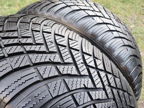 2x Zimní pneu Hankook Wint. I-Cept RS³ - 205/55 R17 XL - 90% - 11