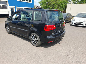 VW Touran 1,6 TDi Trendline - Panorama 7míst, neh. - 11