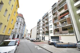 Pronájem 1+kk s lodžií na ulici Francouzská, Brno - 11