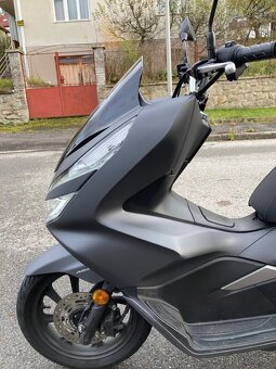 HONDA pcx 125 , najeto 3 800 km - 11