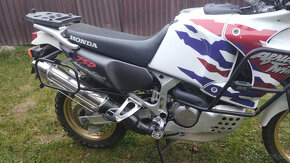 Honda XRV 750 Africa Twin - 11