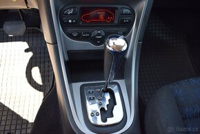 PEUGEOT 307 2,0i AUTOMAT PO SERVISU,SUPER STAV - 11