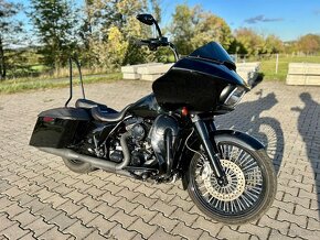 Harley Davidson FLTRXSE Road Glide CVO - 11