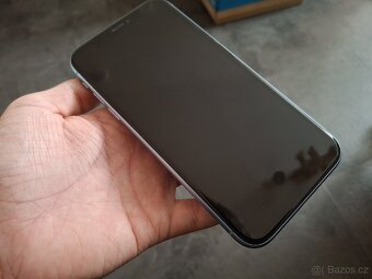 iPhone XR 64Gb Modrý - 11