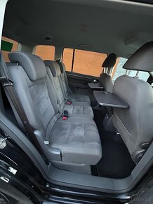 VW Touran Highline 2.0TDI 125kw DSG, SERVISKA,NAVI,NOVÁ STK - 11