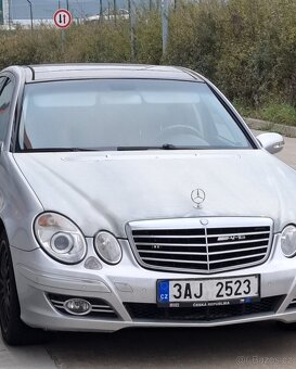 2004 Mercedes-Benz e-class V8 - 11