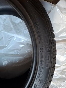 NOKIAN 245/40 R19 ZIMNÍ - 11