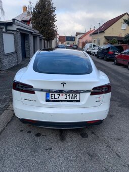 Tesla model S - 11