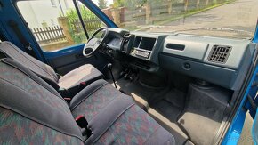 Renault Trafic 2.5D 9 míst - mladý veterán - 11