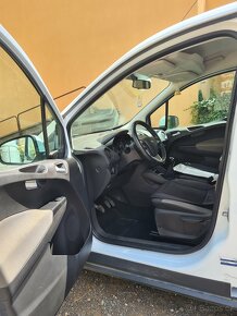 Ford Tourneo Courier 1.0 74kW Eco Boost - 11