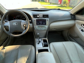 Toyota Camry - 11