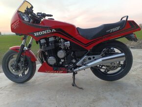 Honda CBX 750 - 11