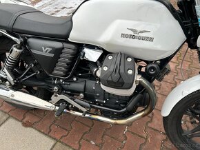 Moto Guzzi V7 Stone 2012 - 11