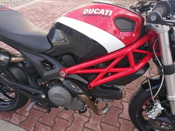 Ducati Monster 796 2011 - 11