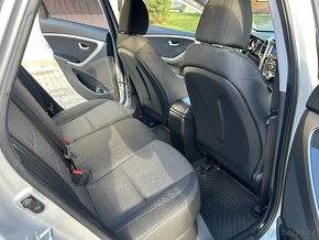 Hyundai i30 Combi 1.6i, ČR 2016, najeto pouhých 65 000km - 11