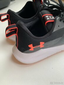 botasky zn. Under Armour - vel. 37 - 11