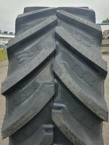 Pneu BKT 650 / 65 R42 - 11