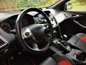 Ford Focus 2.0i 16v ST sport - 11