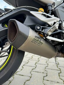 Triumph Street Triple RS - 11