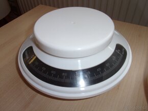 STARÁ KUCHYŇSKÁ VÁHA KAMOR 10kg + NOVÁ VÁHA - 2kg - 11