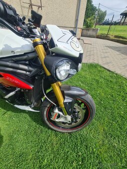 Triumph speed triple 1050r - 11