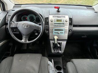 Toyota Corolla Verso 2,0 D4D - 11