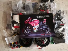 Stavebnice motocyklu Ducati kompatibilní s LEGO - 11