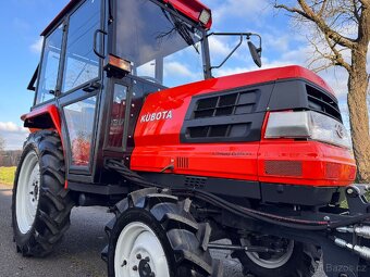 Japonský traktor KUBOTA GL 21
Diesel 3 válec, 21HP - 11