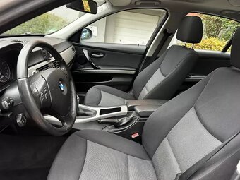 BMW Řada 3 E90 320i 110kW Sedan Aut. klima Šíbr 6st. Manuál - 11