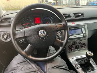 VW Passat 1,9TDi BlueMotion - 11