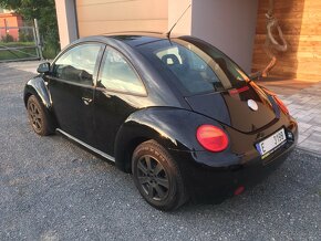 VW NEW BEETLE 2.0 85kw, černá barva - 11