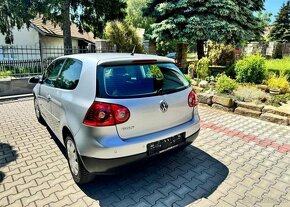 Volkswagen Golf 1,4i pravid.servis klimatizace benzín - 11