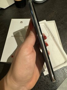 Huawei P40 Silver Frost 8GB/256GB kompletní balení - 11