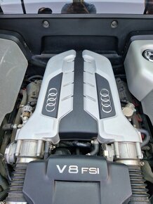 Audi R8 4.2 FSI V8 quattro - 11