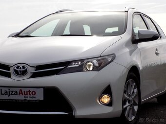 Toyota Auris 2.0 D-4D serviska, 1.majitel, kamera - 11