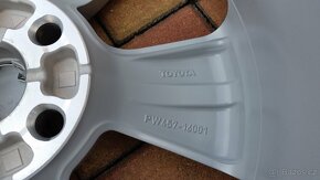 ALU kola TOYOTA 5x114,3 R17 NOVÁ zimní sada 215/60/17 - 11