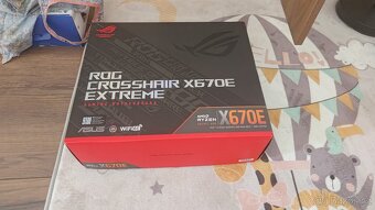 ASUS ROG Crosshair X670E EXTREME - 11