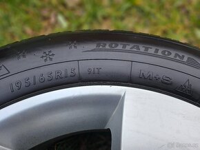 Kompletní zimní orig Alu kola Š. HELIOS - 195/65 R15 - 5x112 - 11