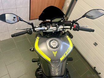 Yamaha MT09 - 11