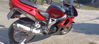 Honda CBR 900 RR Fireblade 1999 SC33 - 11