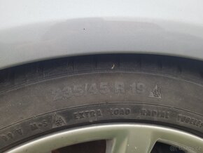 Prodám 4x zimní pneu Continental 235/45 R19 - 11