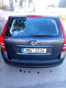 Kia Ceed kombi 1,6 crdi - 11